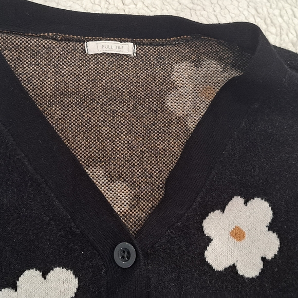 Sweater - Picture 8 of 8